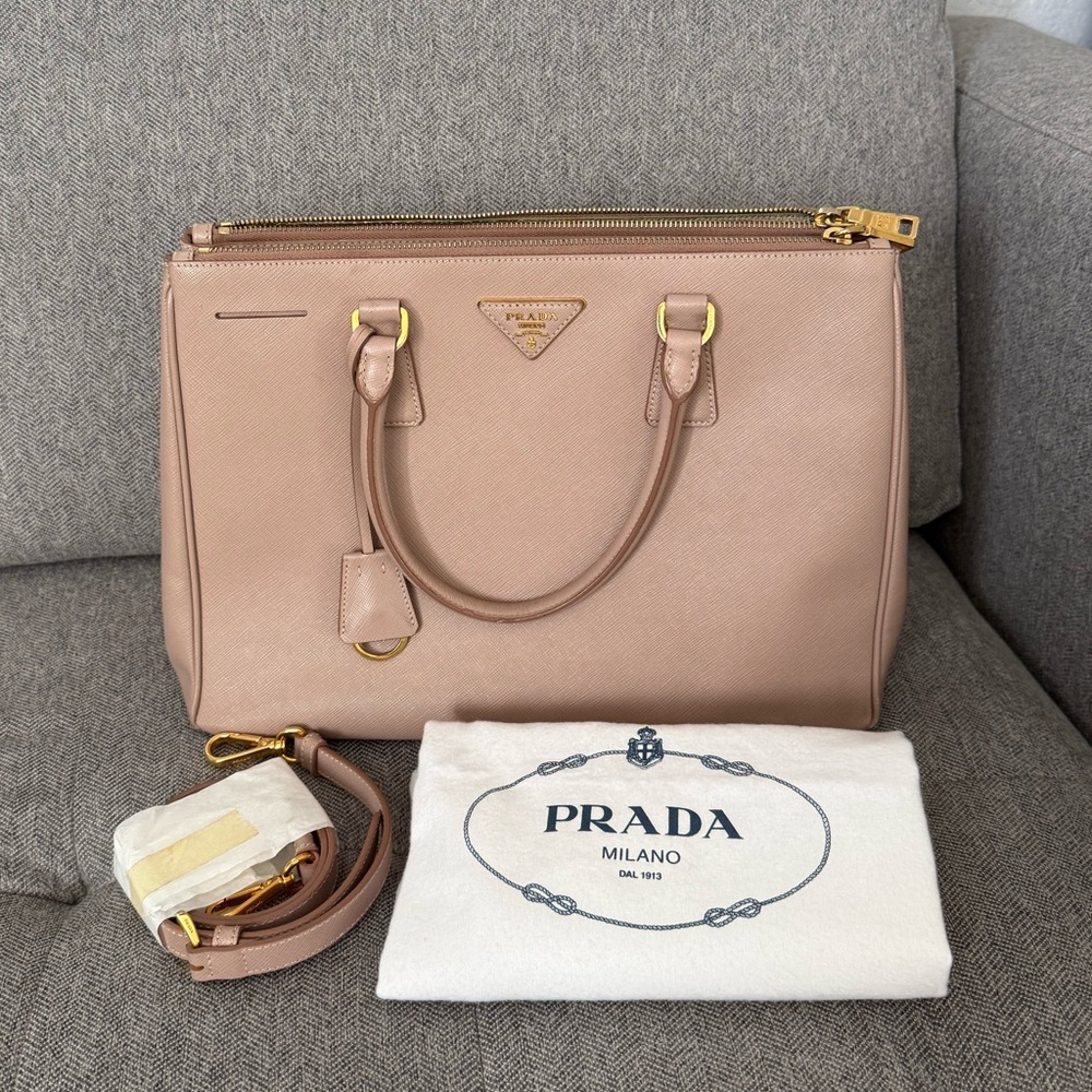 Authentic Prada Galleria medium Saffiano leather bag with Gold Hardware